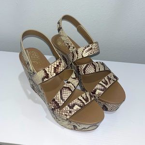 Vince Camuto snakeskin wedges size 8